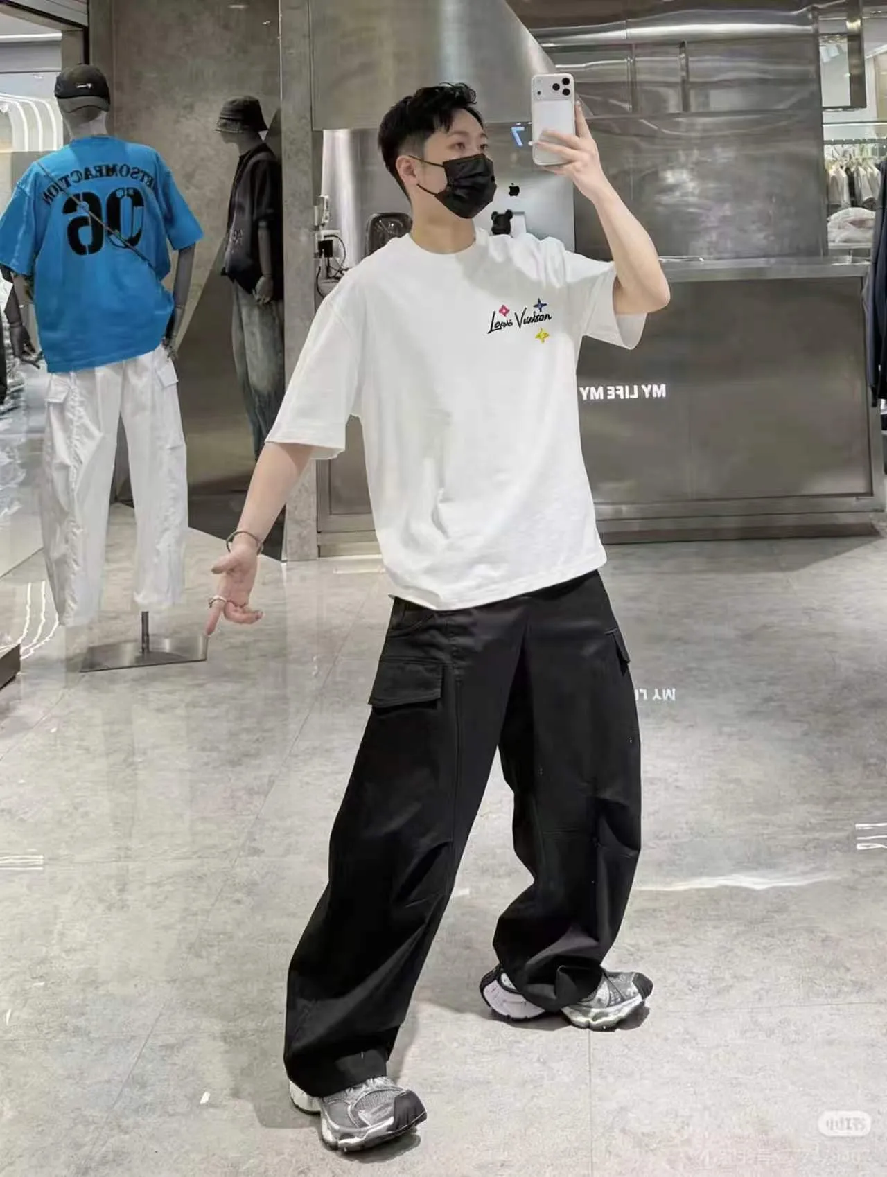 Louis Vuitton/ LV
